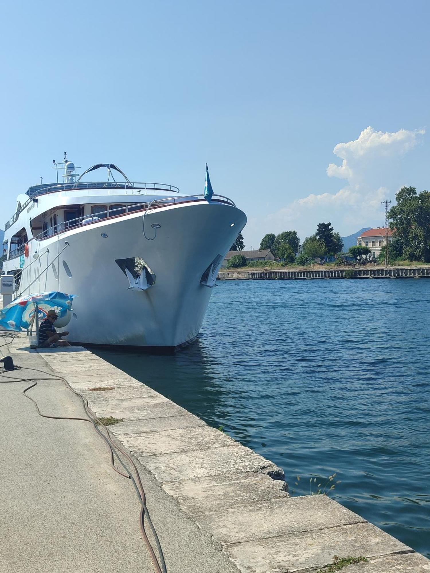 Apartman "Sarap" Metkovic Luaran gambar